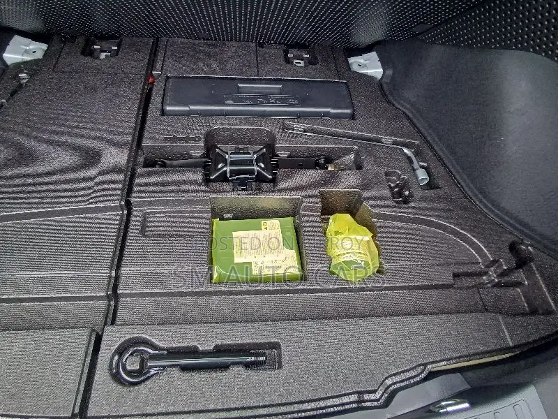 Toyota Prius 2021 Pearl