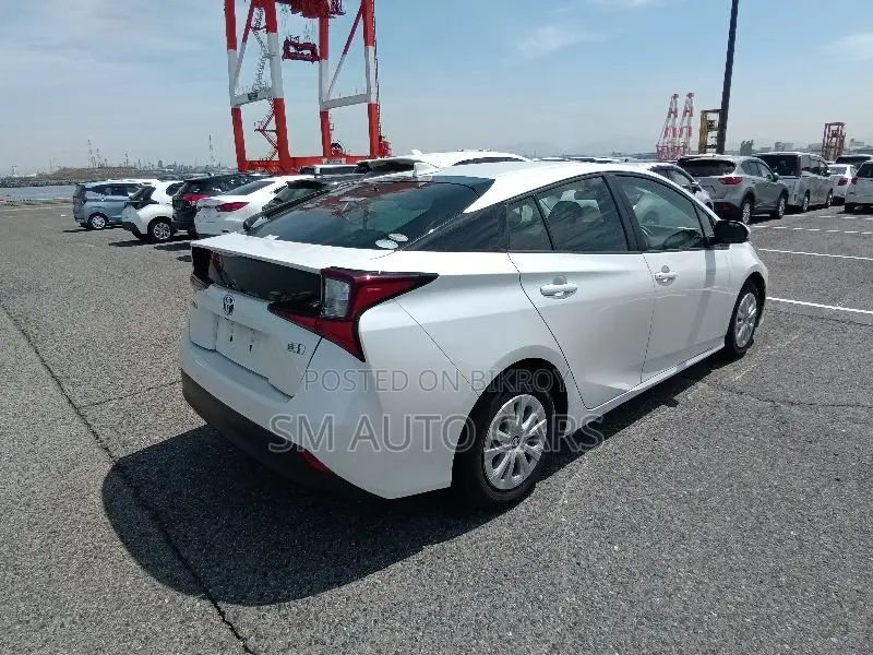 Toyota Prius 2021 Pearl