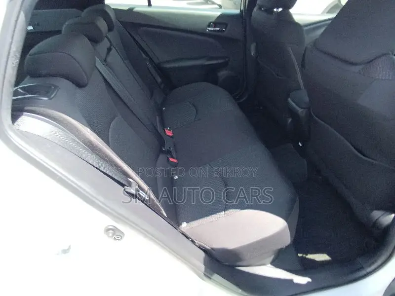 Toyota Prius 2021 Pearl