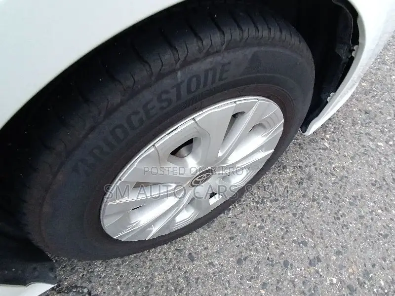 Toyota Prius 2021 Pearl