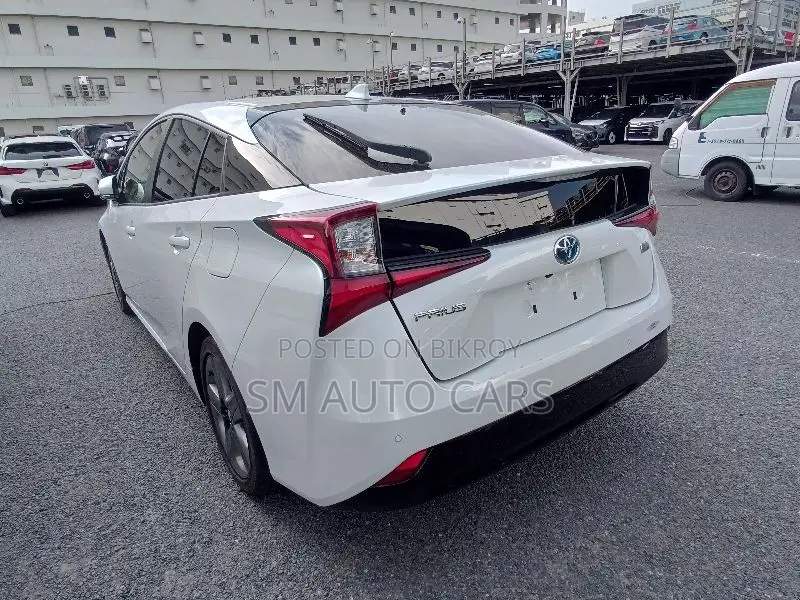 Toyota Prius 2021 Pearl
