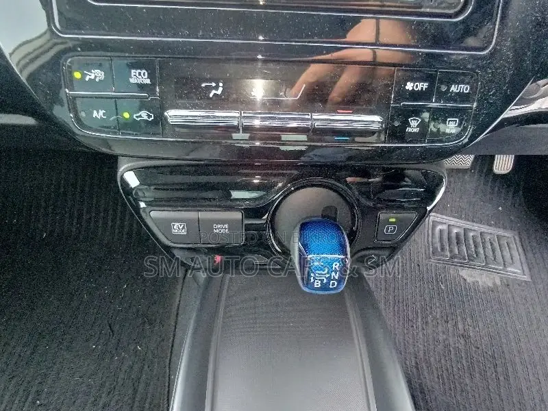 Toyota Prius 2021 Pearl
