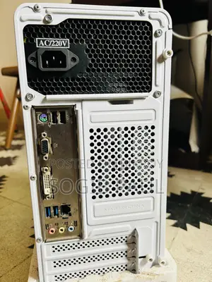 Gigabyte GA-H110MSTX-HD3-ZK 8GB Intel Core I5 SSD 128GB