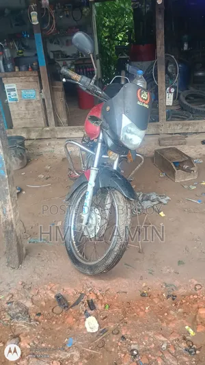 Bajaj CT 100 2000 Red