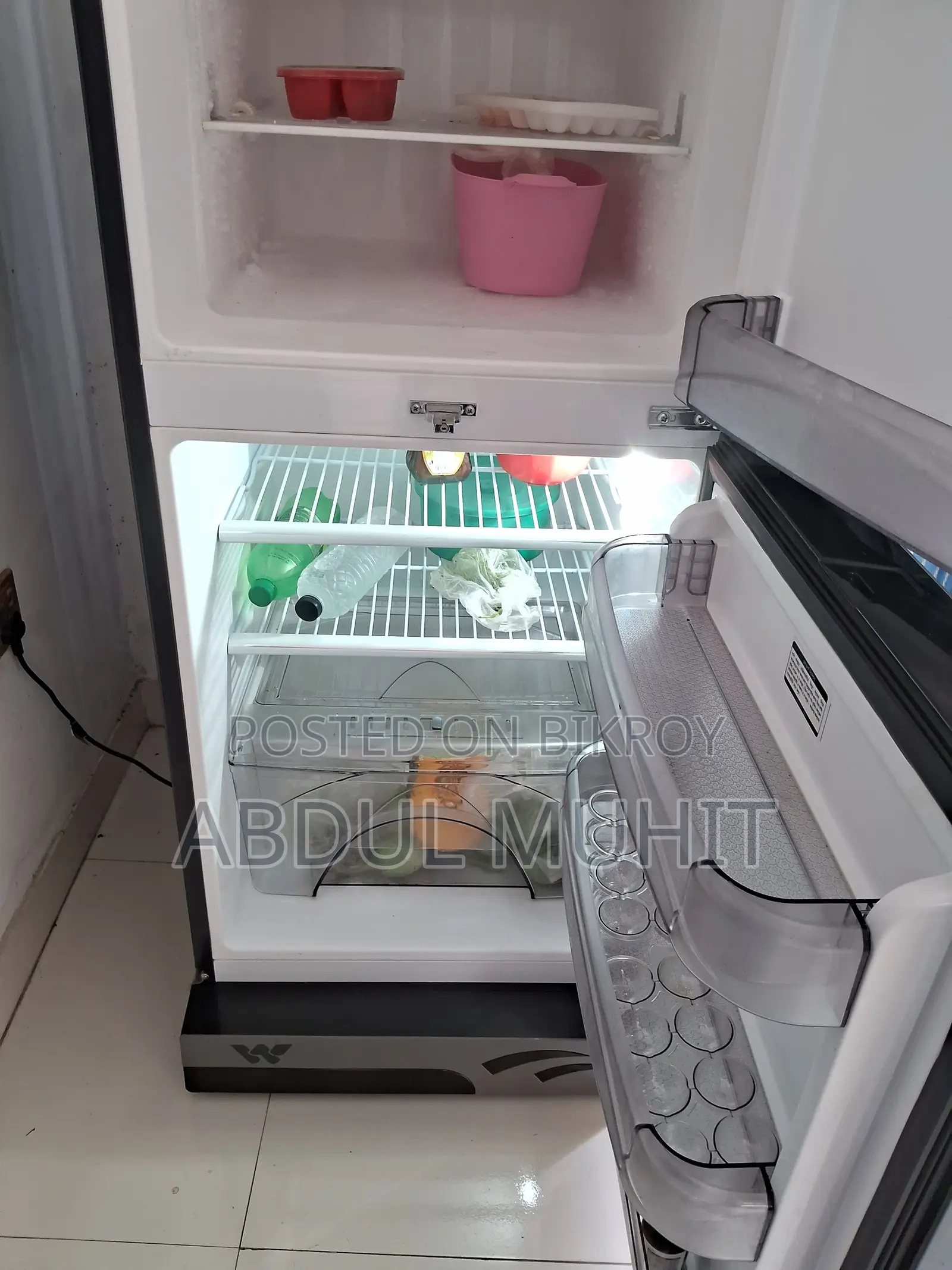 Refrigerator