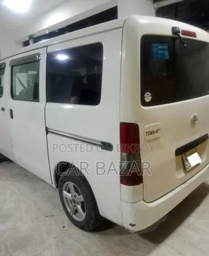Toyota Noah 2011 White