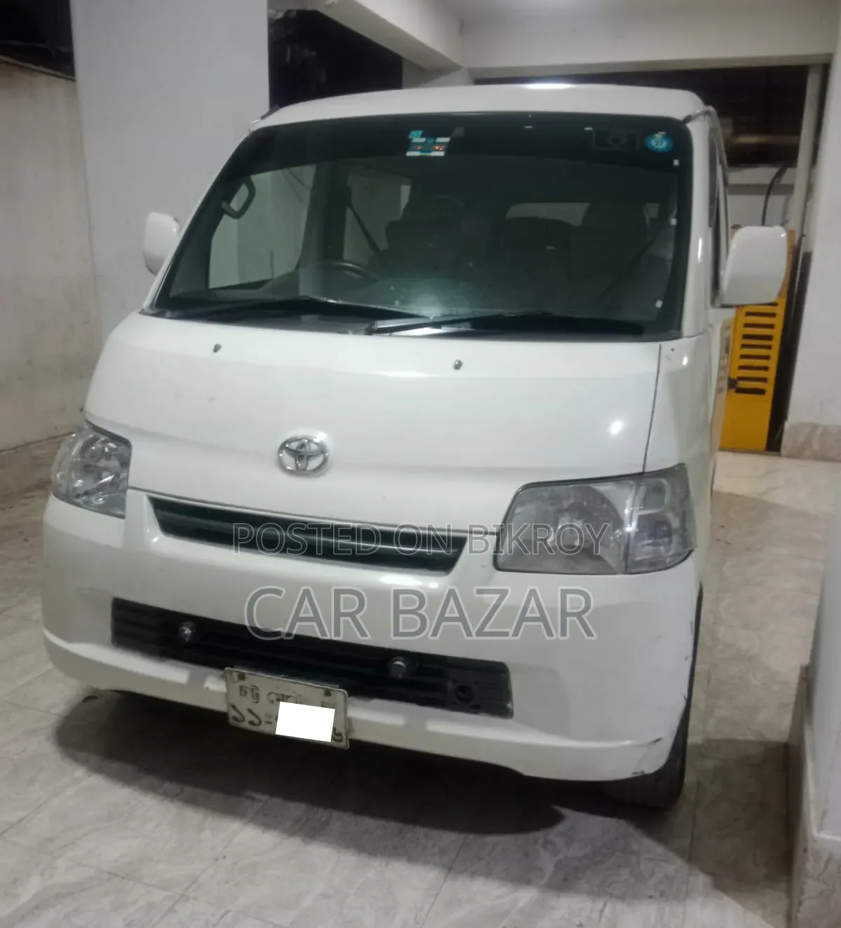 Toyota Noah 2011 White