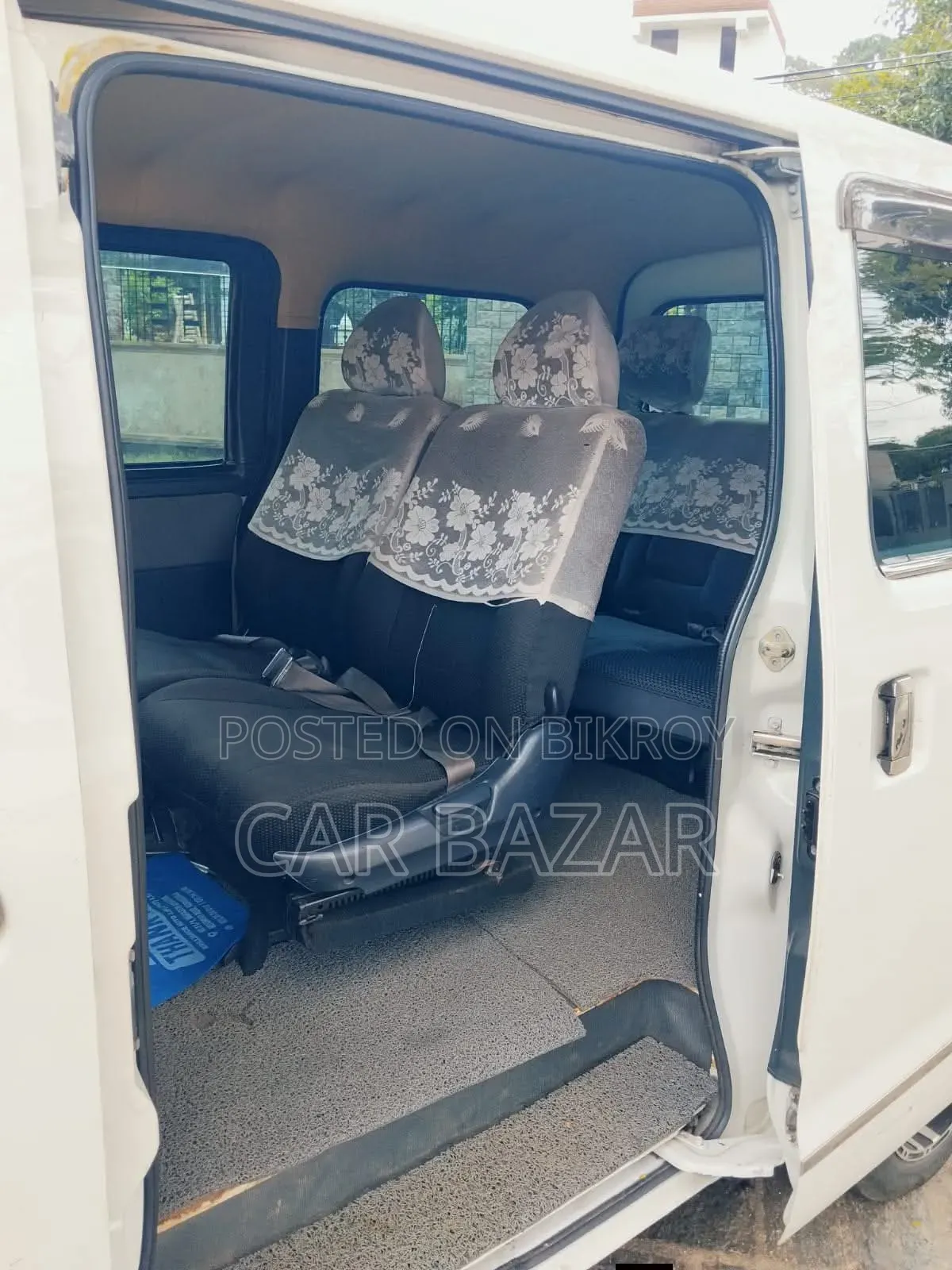 Toyota Noah 2011 White