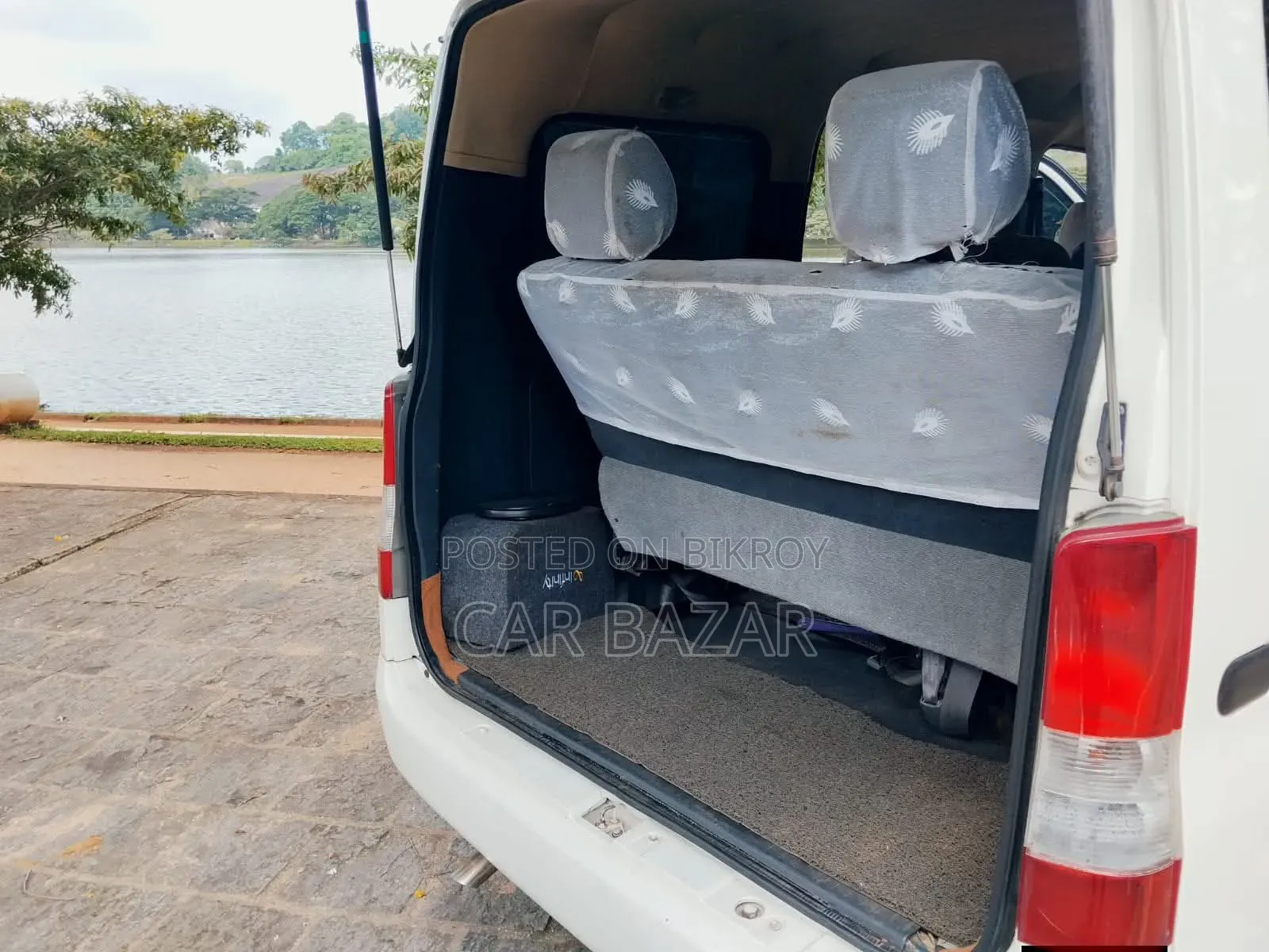 Toyota Noah 2011 White
