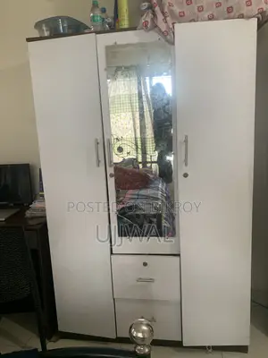পারটেক্স এর আলমারি বিক্রি হবে