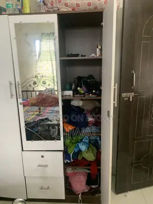 পারটেক্স এর আলমারি বিক্রি হবে