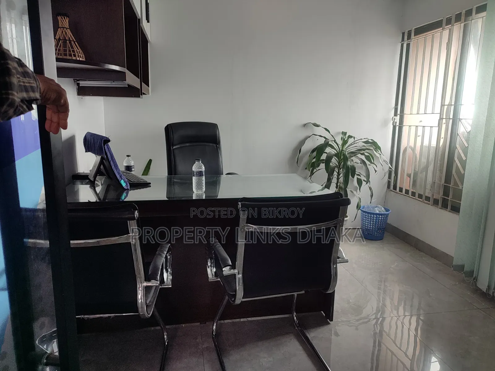 Furnished Commercial Space For Rent