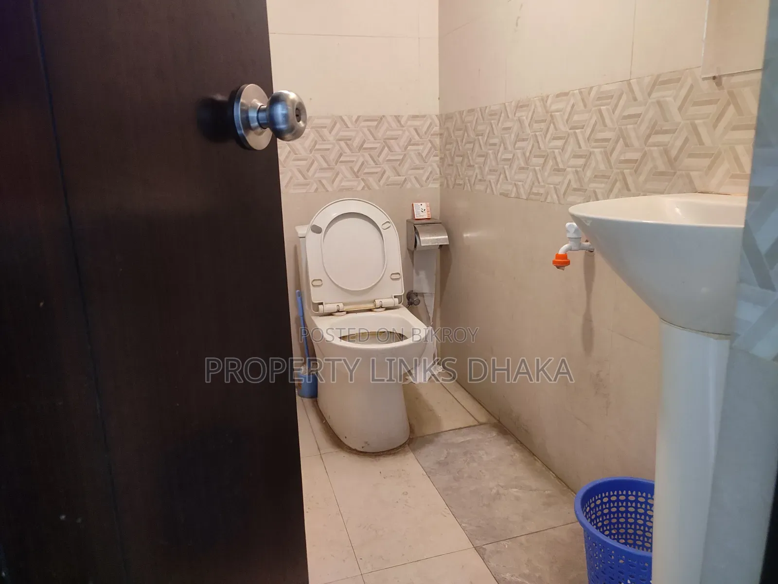 Furnished Commercial Space For Rent