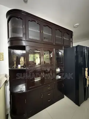 প্লেট শো-পিস ক্যাবিনেট বড়