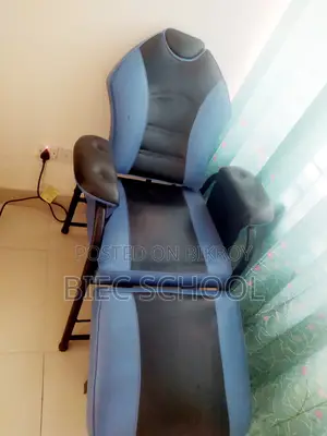 Facial Bed For Beauty Parlour