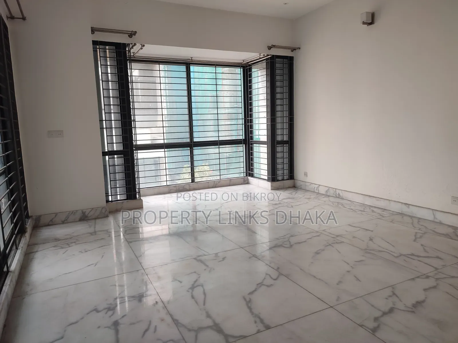 বারিধারায় ভাড়ার জন্য ৪ বেডরুমের ফার্নিশড অ্যাপার্টমেন্ট