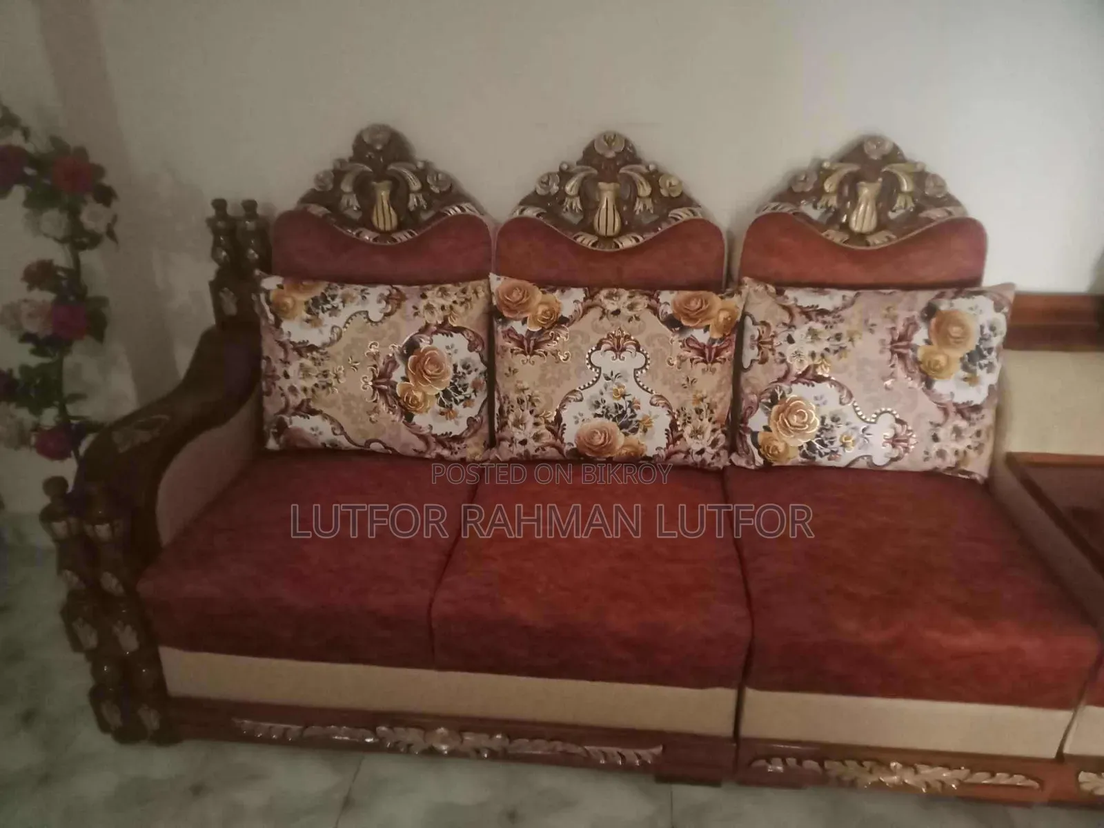 কণার ছোফা ও ছয় চেয়ারের ডায়নিং টেবিল