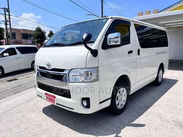 Toyota HiAce 2021 White