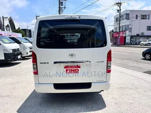 Toyota HiAce 2021 White