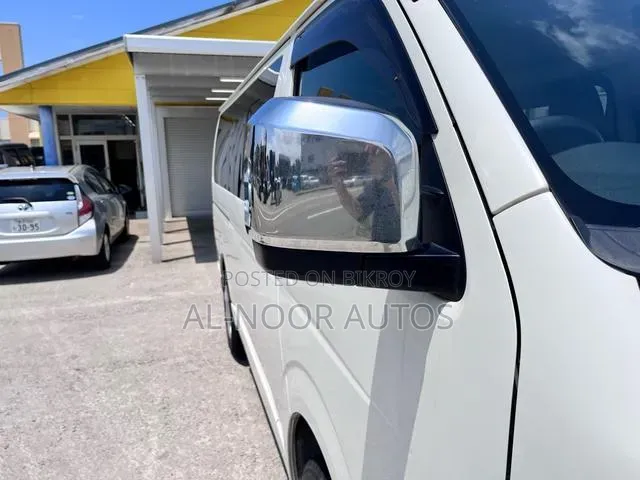 Toyota HiAce 2021 White