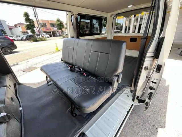 Toyota HiAce 2021 White