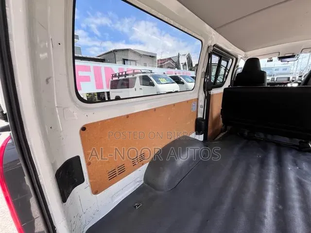 Toyota HiAce 2021 White