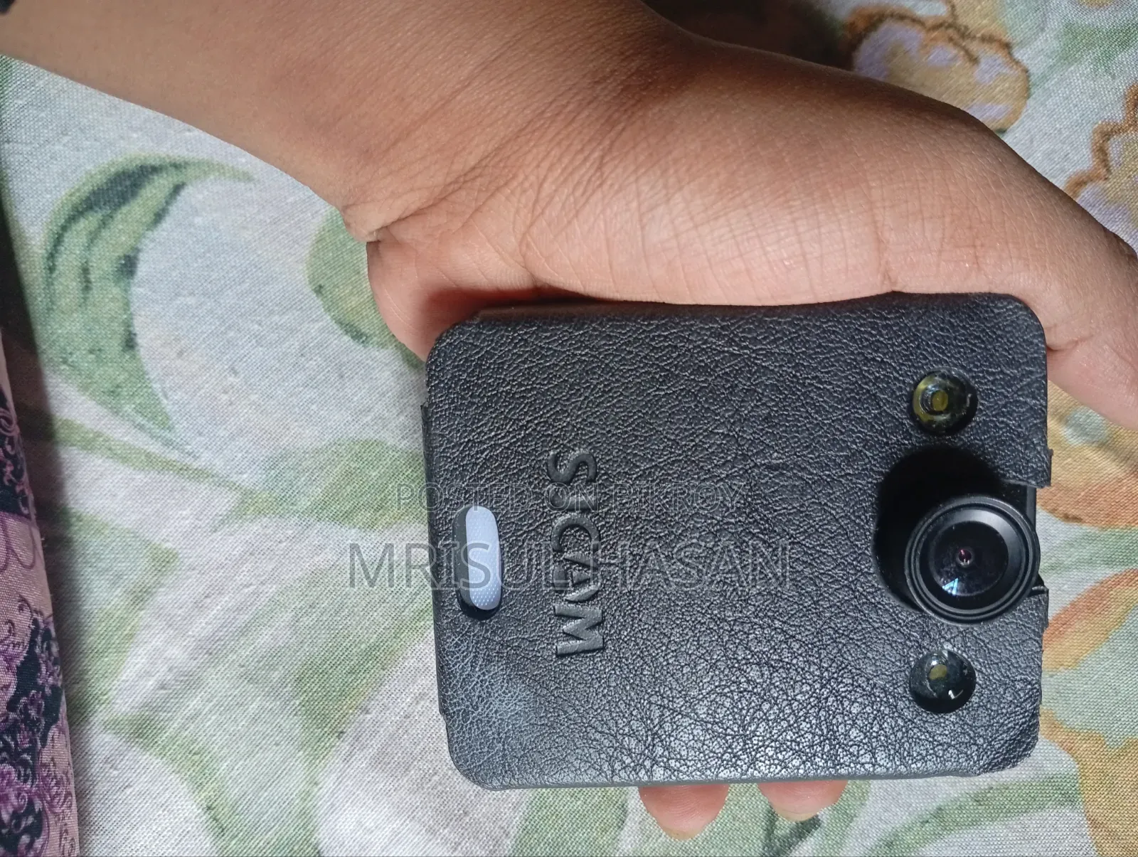 High-quality camera suitable for vlogging