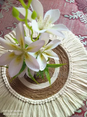 ম্যাক্রামে ওয়াল ডেকোর
