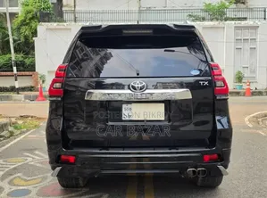 Toyota Land Cruiser Prado 2016 Black