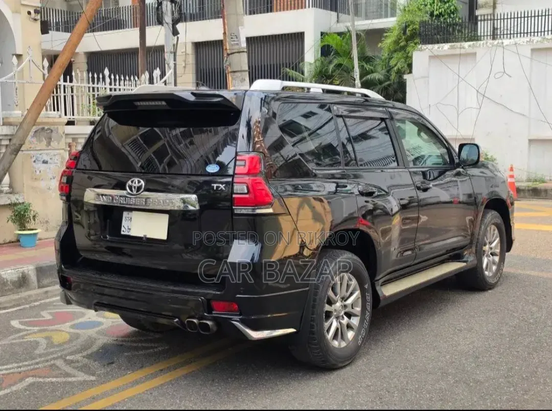 Toyota Land Cruiser Prado 2016 Black