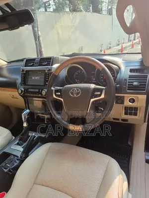 Toyota Land Cruiser Prado 2016 Black