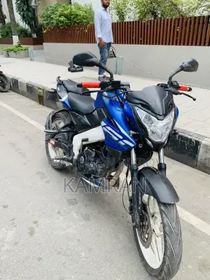 বাজাজ পালসার এনএস ১৬০ ২০২১ নীল