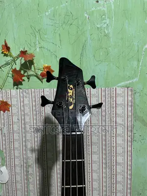 Cag 4 Strings Bass Guitar