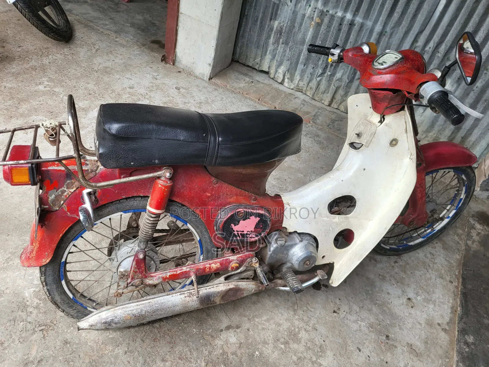 হোন্ডা আরসি৫১ ১৯৮৪ রেড