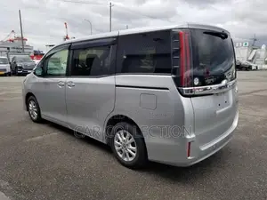 Toyota Noah 2021 Silver