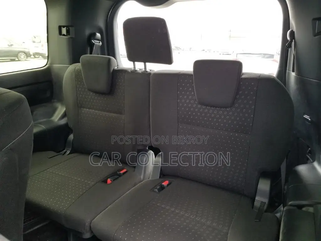 Toyota Noah 2021 Silver