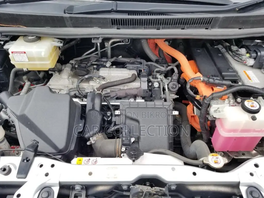 Toyota Noah 2021 Silver