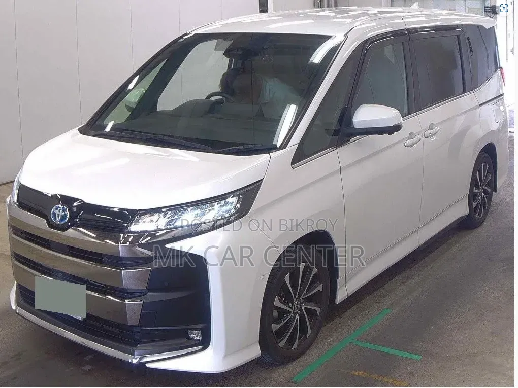 New Toyota Noah 2022 Pearl