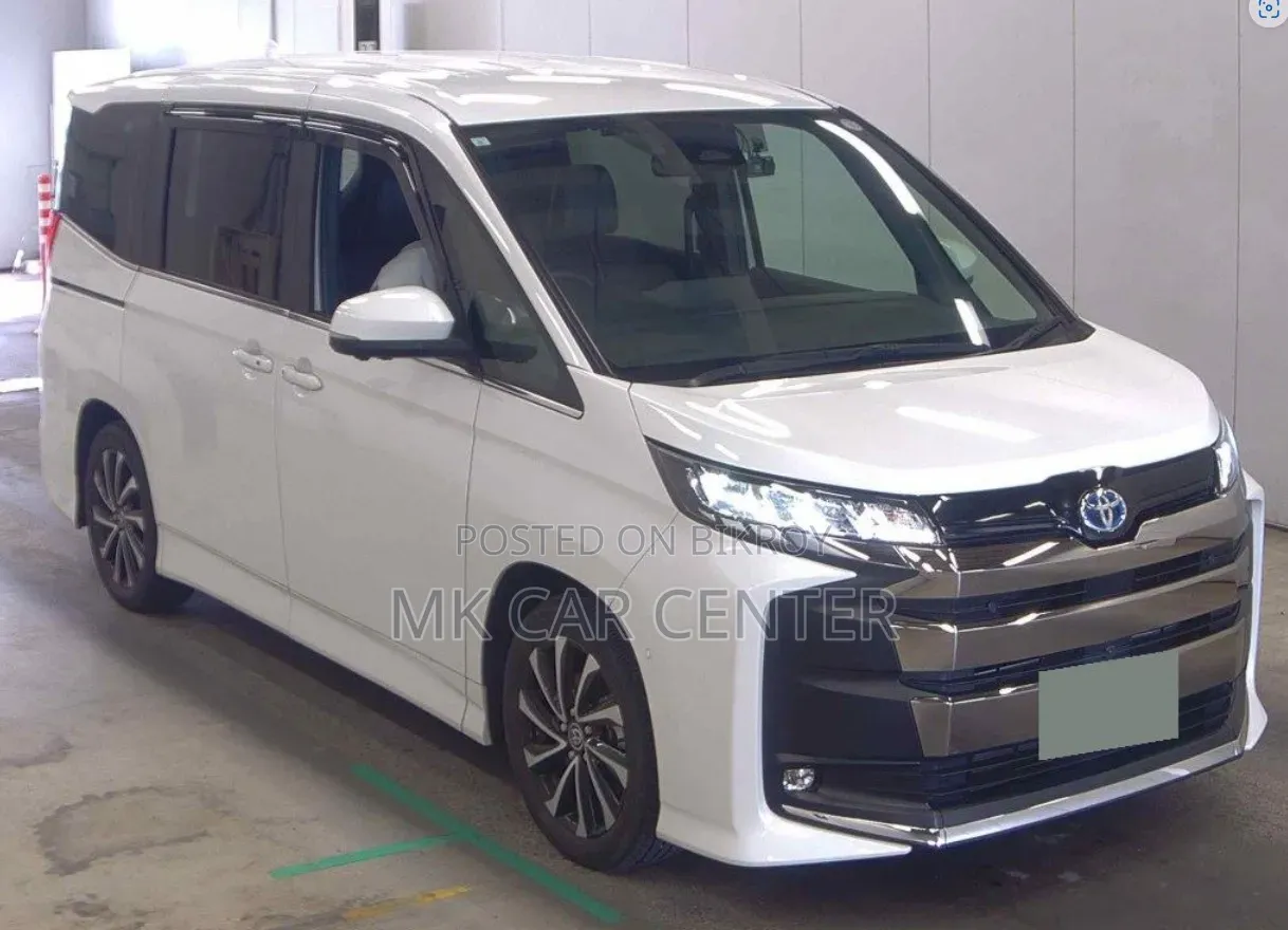 New Toyota Noah 2022 Pearl