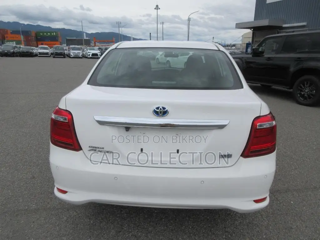 Toyota Axio 2021 White