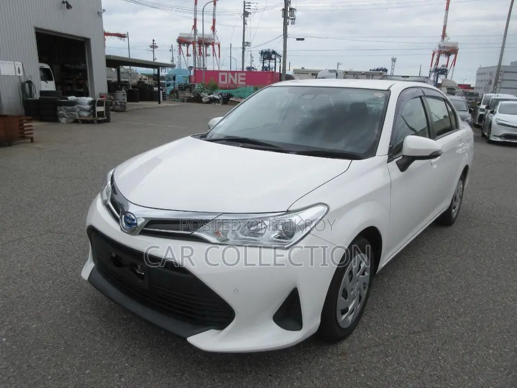 Toyota Axio 2021 White