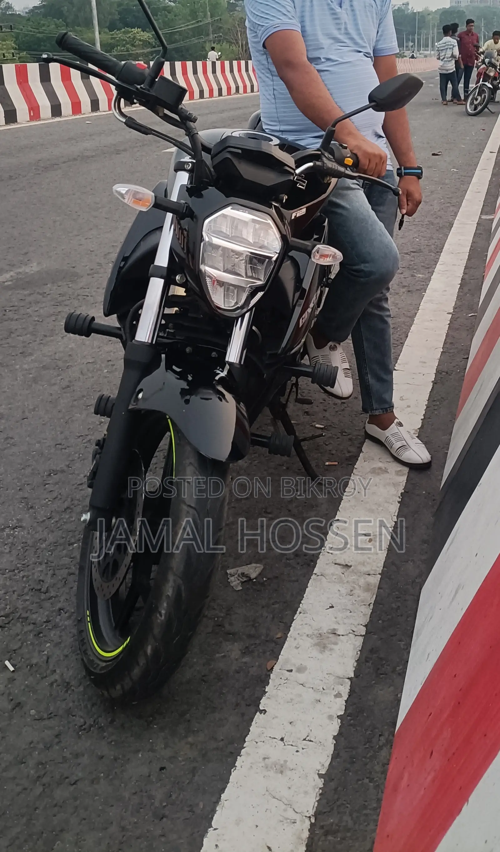 সুজুকি জিক্সার এফআই এবিএস ২০২৪ কালো