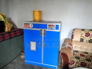 Incubator Machine