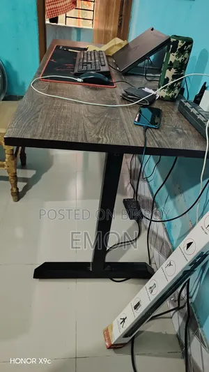 1 Used Executive Table for Sale
