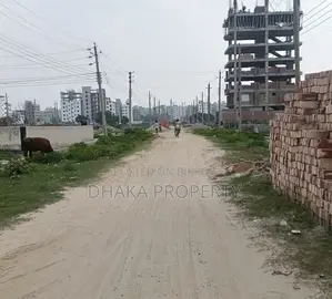 সেক্টর-১৭/এফ এ মেট্রো স্টেশন সংলগ্ন ৩ কাঠার দক্ষিণমুখী প্লট