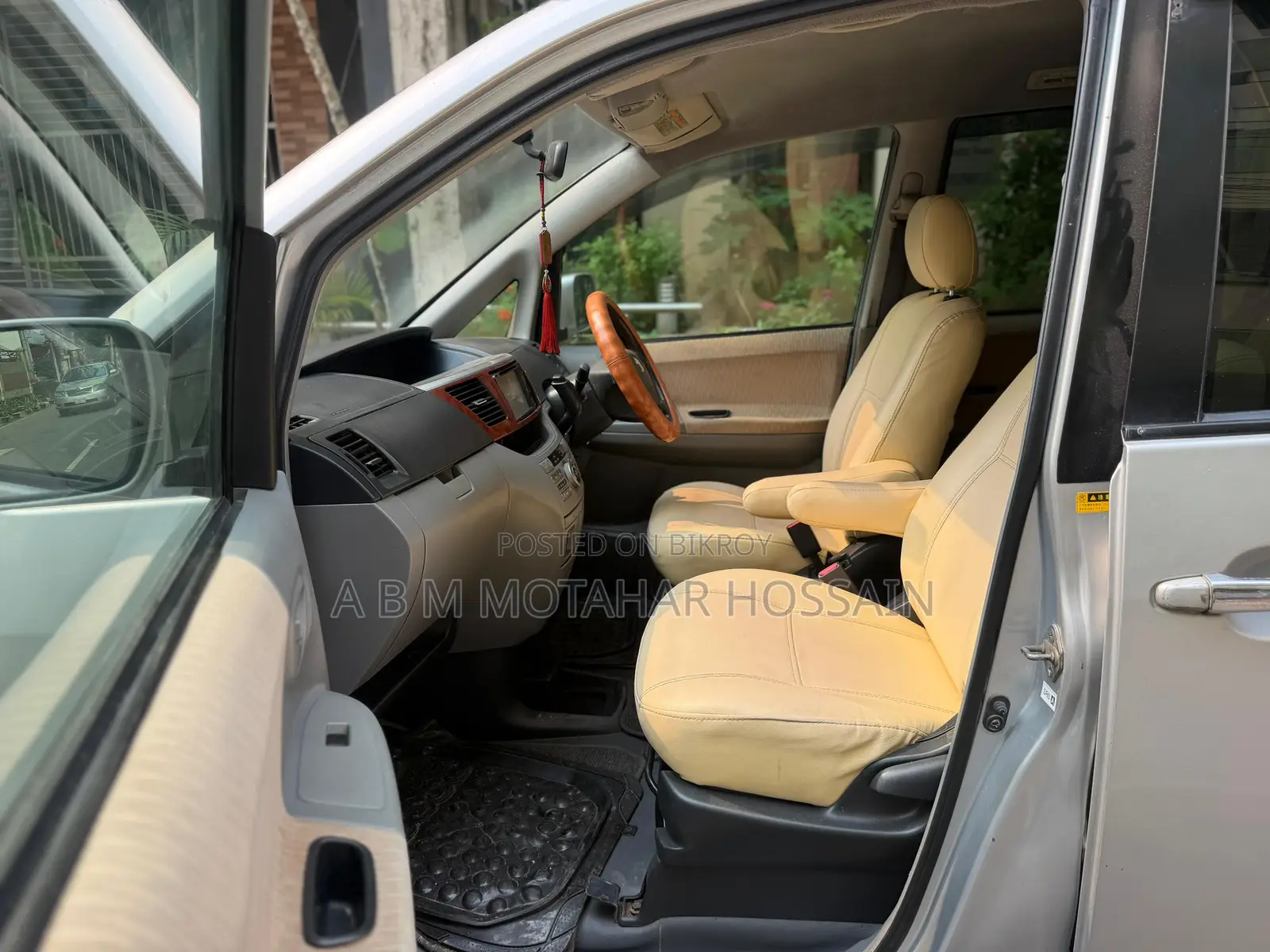 Toyota Noah 2.0 AWD (8 Seater) 2004 Silver