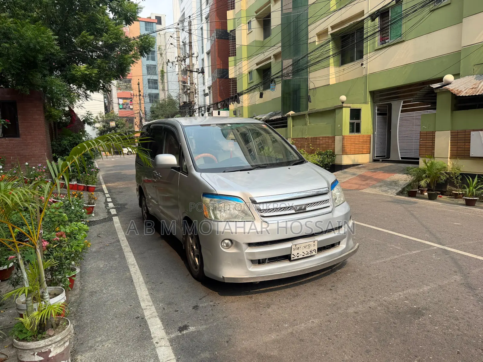 Toyota Noah 2.0 AWD (8 Seater) 2004 Silver