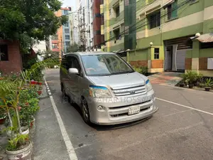 Toyota Noah 2.0 AWD (8 Seater) 2004 Silver