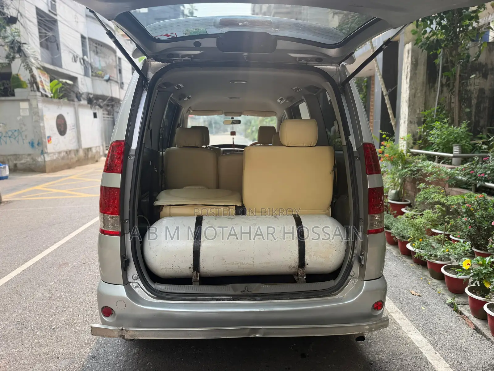 Toyota Noah 2.0 AWD (8 Seater) 2004 Silver