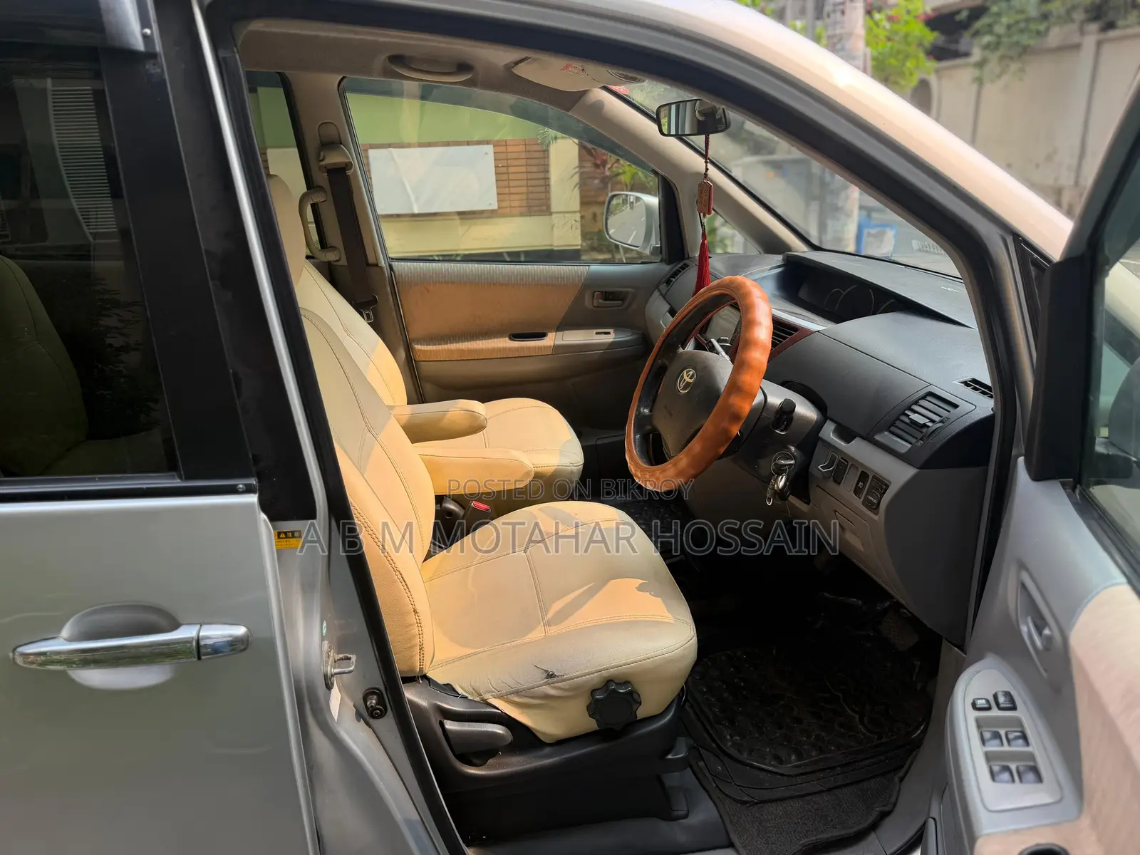 Toyota Noah 2.0 AWD (8 Seater) 2004 Silver